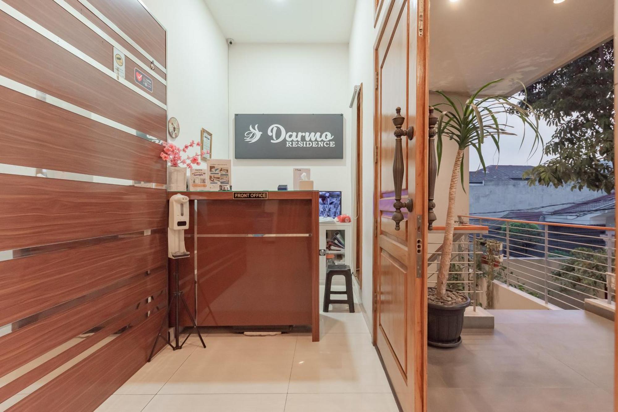 Urbanview Darmo Residence Bandung Exteriör bild